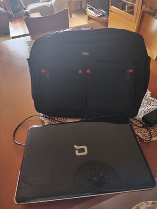 Portàtil compact y estuche