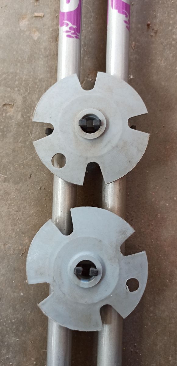 130, Palos de esqui Locust, nuevos