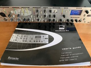 Previo micro Focusrite Voicemaster Pro Platinum