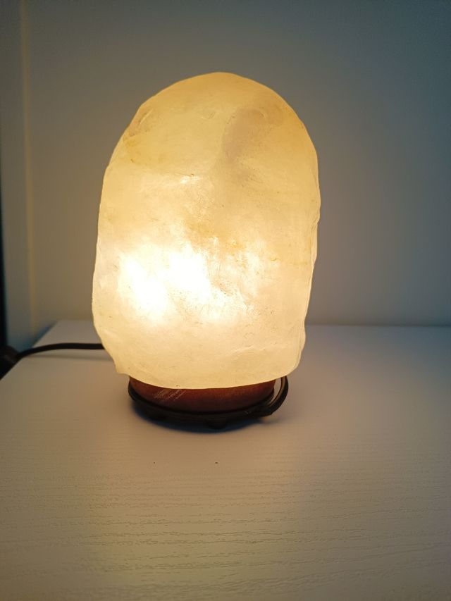 Lampada di sale rosa dell'Himalaya