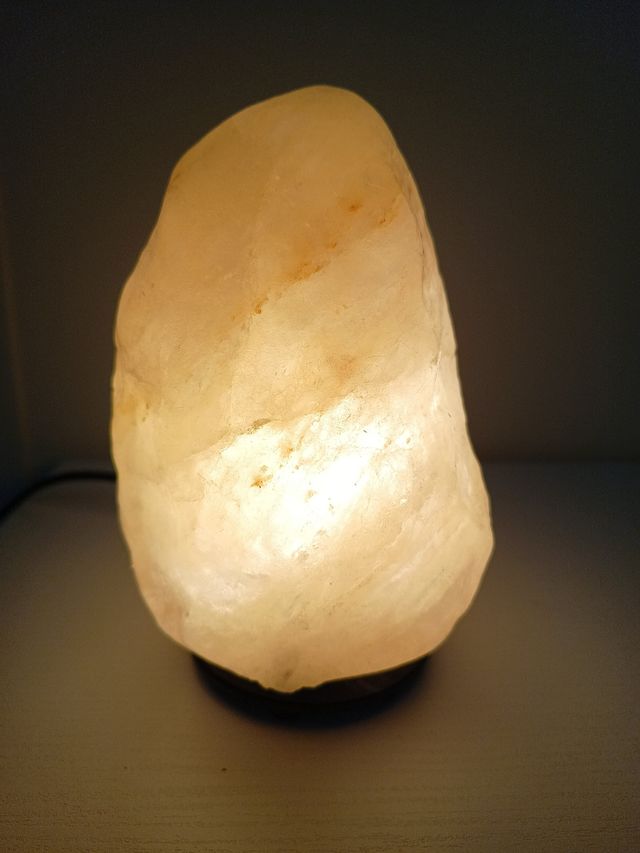 Lampada di sale rosa dell'Himalaya