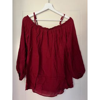 Blusa hombros descubiertos burdeos Zara