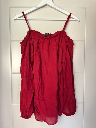 Blusa hombros descubiertos burdeos Zara