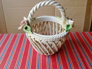 Cestino in ceramica con rose