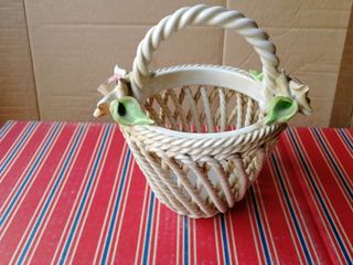 Cestino in ceramica con rose