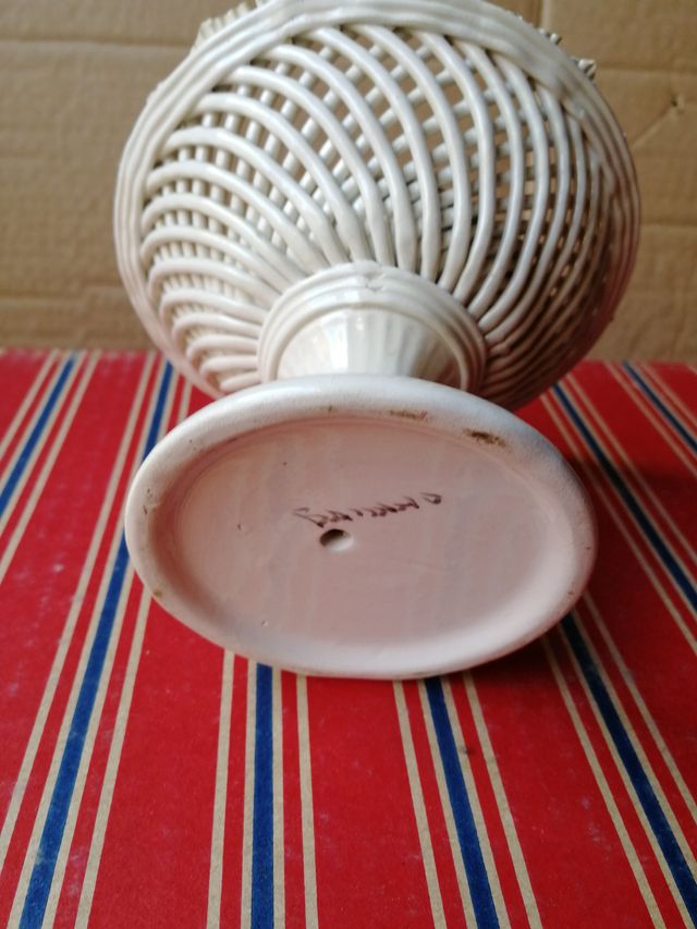 Vaso contenitore in ceramica