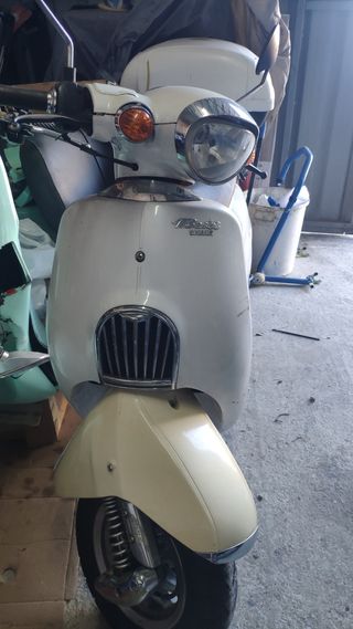 Transmission Complète Pour Daelim Besbi S2 125 - Pièce D'occasion 0001958