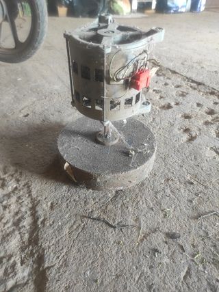 motor con piedra de afilar