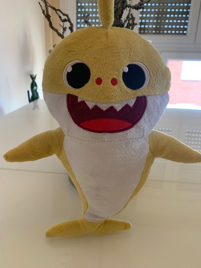 Muñeco babyshark peluche 