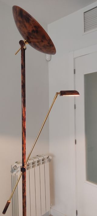 lampara de pie regulable en intensidad