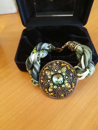 2 Pulseras sin estrenar hechas a mano de artesanía