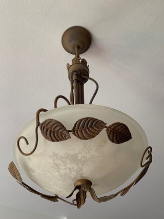 Lámpara marca SHULLER