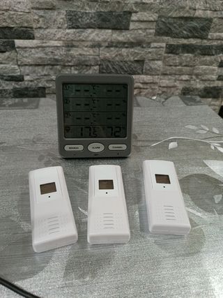 Termo higrómetro inalámbrico con 3 sensores
