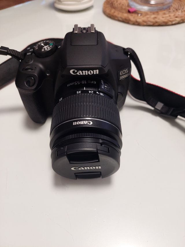cámara de fotos EOS 2000D
