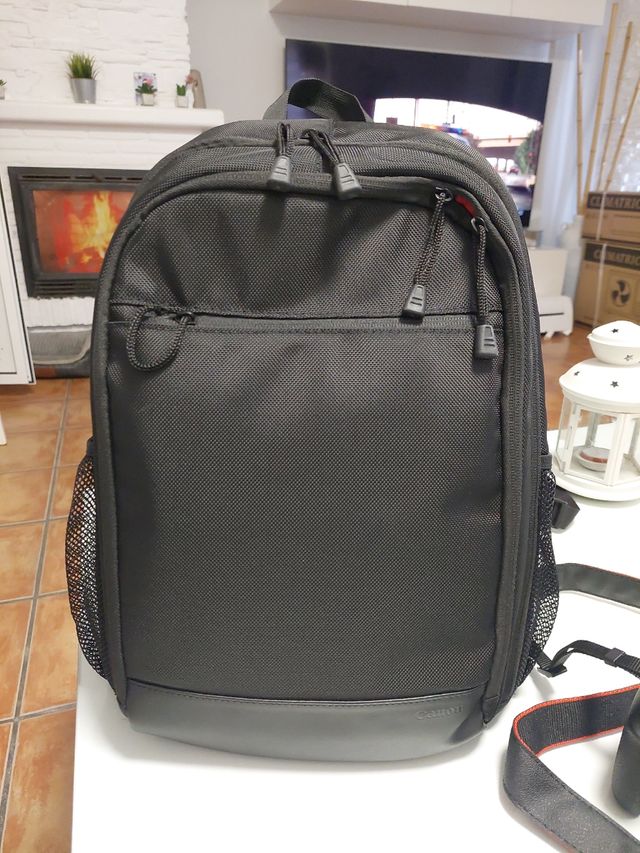 cámara de fotos EOS 2000D