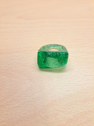 Anello di plastica per bambina