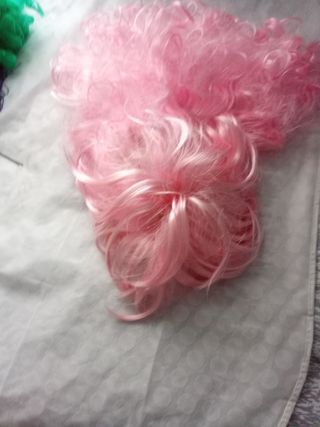 peluca rosa muy bonita