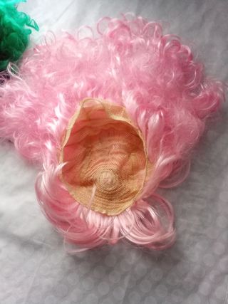 peluca rosa muy bonita