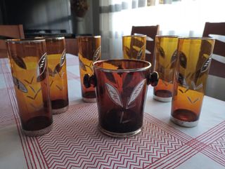 Vasos y cubitera antiguos