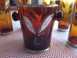 Vasos y cubitera antiguos