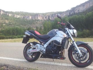 SUZUKI GSR600
