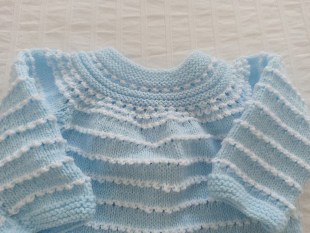 Conjunto de Jersey y patucos para bebé nuevo.