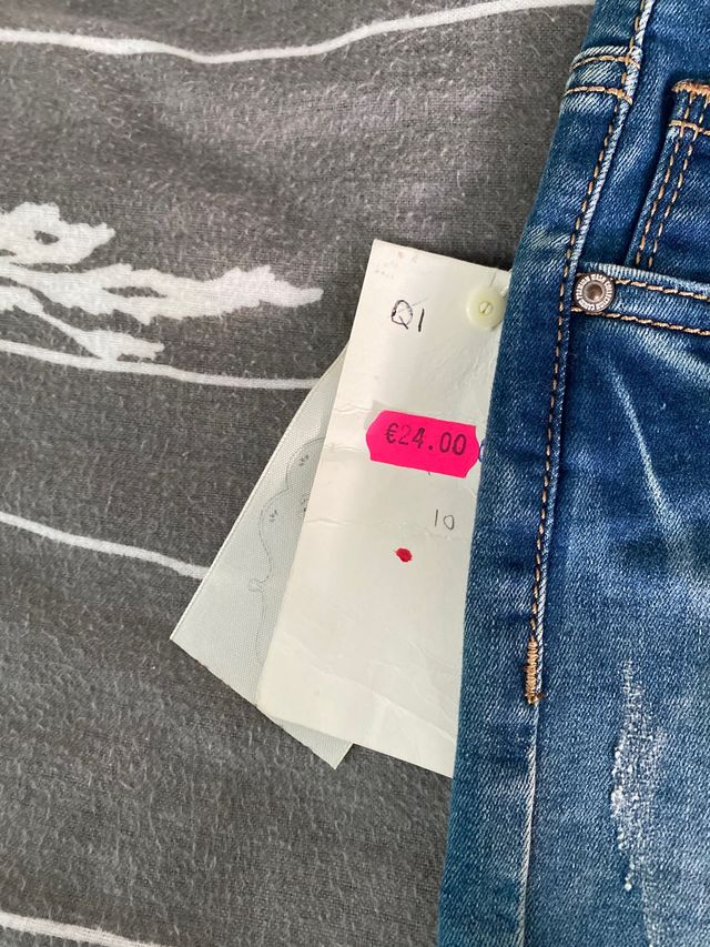 Nuova gonna corta+t-shirt in regalo