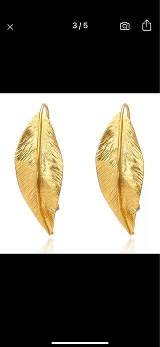 Pendientes de hoja dorada. A estrenar