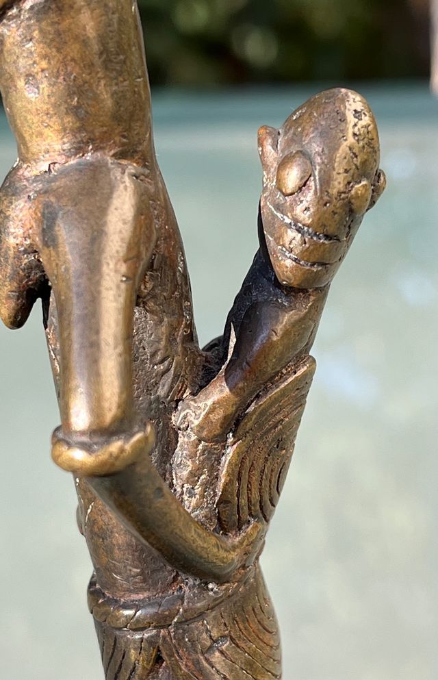 Figura africana de bronce