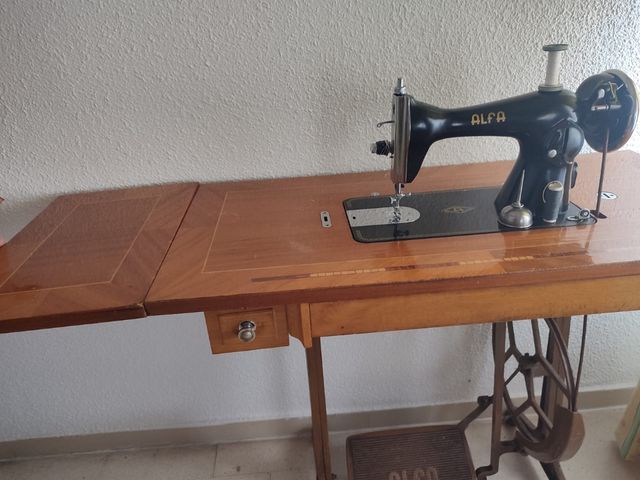 máquina da coser antigua alfa