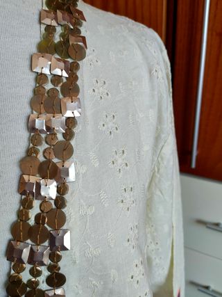 Precioso kimono bordado. Medidas en descripción 