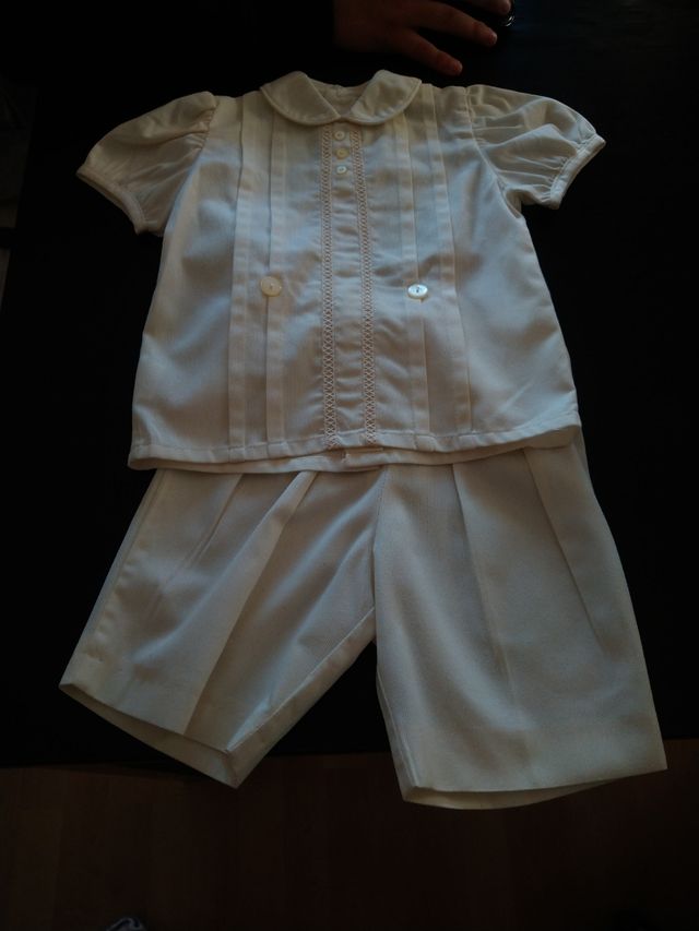 Traje de bebé beis talla 18meses