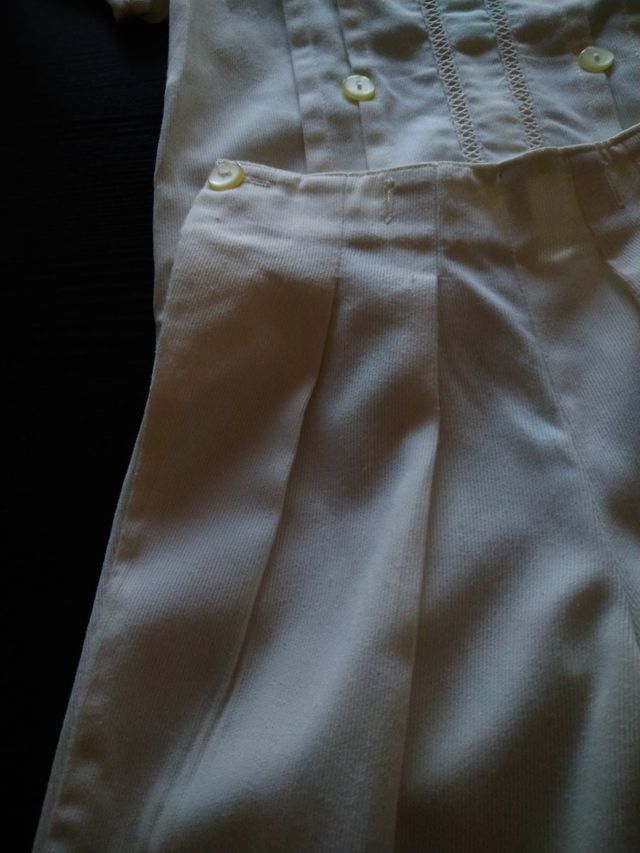 Traje de bebé beis talla 18meses