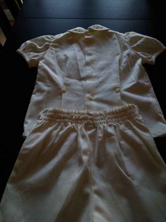 Traje de bebé beis talla 18meses