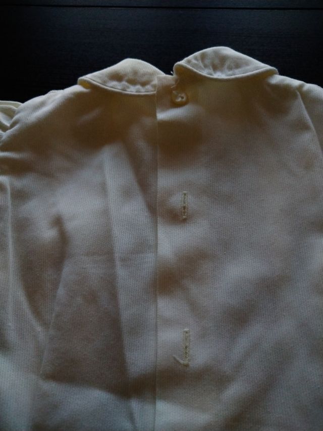 Traje de bebé beis talla 18meses