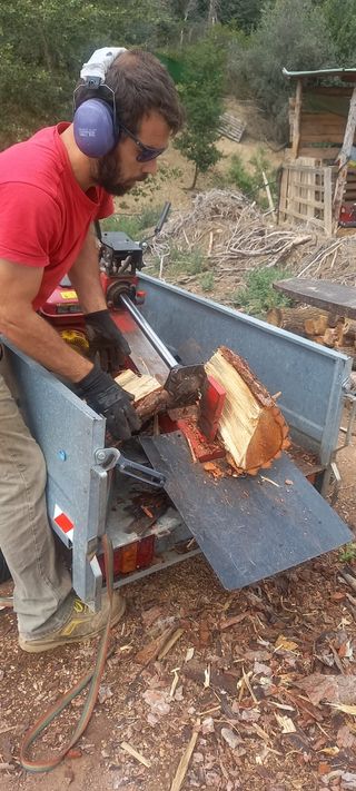 LEGNA DA ARDERE DI PINO A COMBUSTIONE RAPIDA 