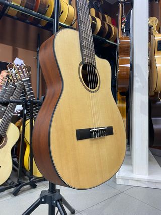 Guitarra Española Veelah Cutaway