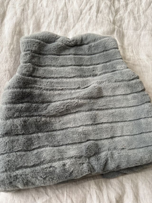 Chaleco Neck and neck talla 6-7.