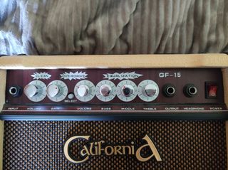 Amplificador guitarra eléctrica y electroacústica