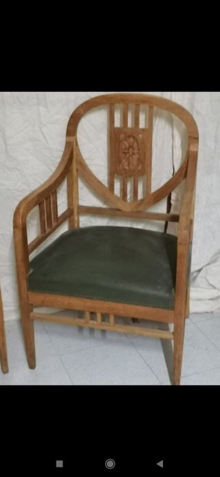 Dos sillones antiguos