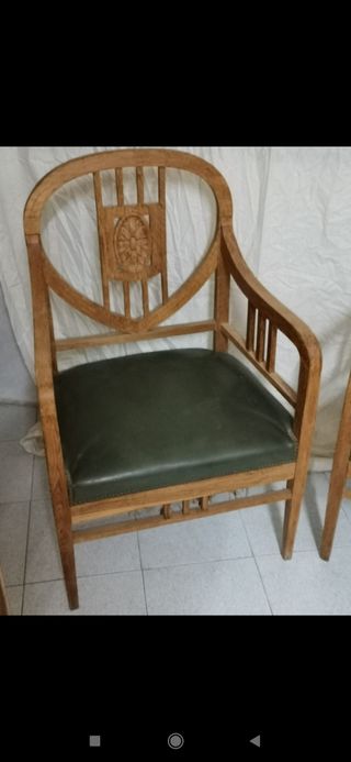 Dos sillones antiguos