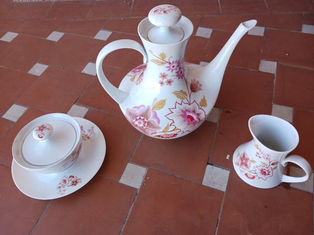 Juego de porcelana para el té Guillén con 3 piezas