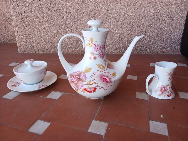 Juego de porcelana para el té Guillén con 3 piezas