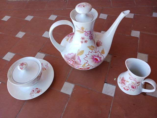 Juego de porcelana para el té Guillén con 3 piezas