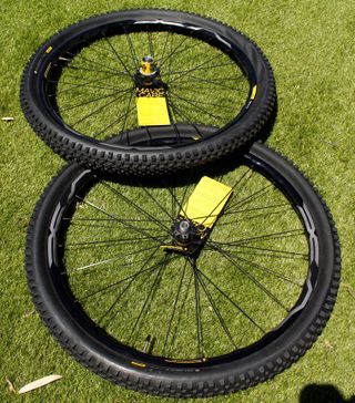 LLANTAS MAVIC XA ELITE + CUBIERTAS MAVIC QUEST PRO