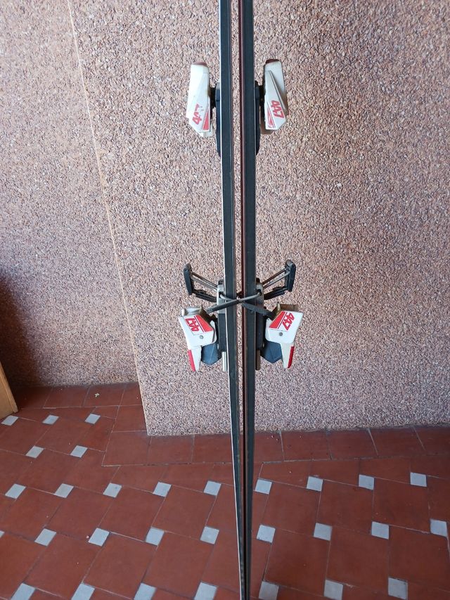 esquís vintage marca Atomic coleccionistas