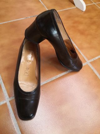 zapatos de salón n. 39