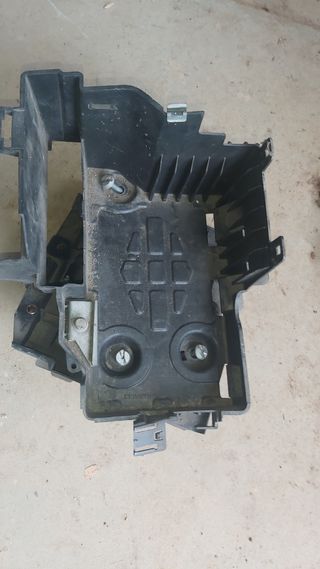 Compartimento batería laguna 1.9 dci