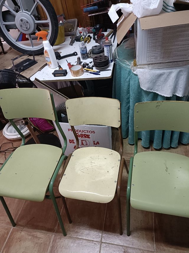 silla de colegio verdes