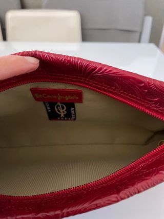Cartera de mano. Está nueva!!